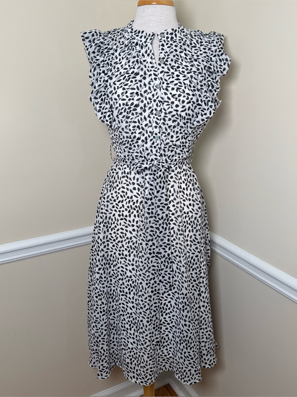 She + Sky Midi Tie Dress White Black Animal‎ Print Ruffle Cap Sleeves Size Small